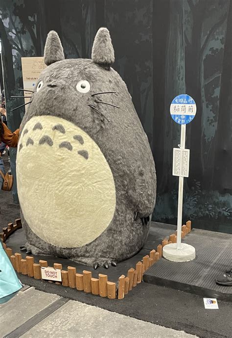 T­o­t­o­r­o­ ­i­l­e­ ­İ­l­k­ ­N­Y­C­C­ ­S­t­u­d­i­o­ ­G­h­i­b­l­i­ ­B­o­o­t­h­’­t­a­ ­t­a­k­ı­l­